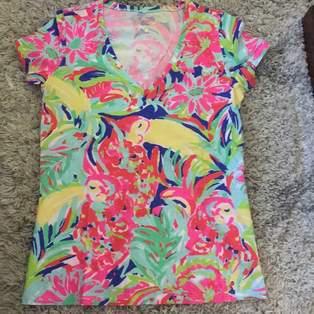 NWOT Lilly Pulitzer Michele V Neck Tee
